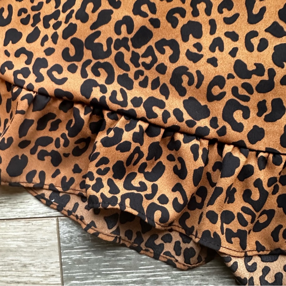 Sienna Sky Cheetah Print High-Waisted Ruffle‎ Mini skirt size Medium - Picture 9 of 9